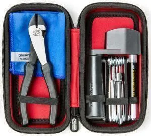 Dunlop DGT201 Bass String Change Kit Набор для ухода за бас-гитарой.